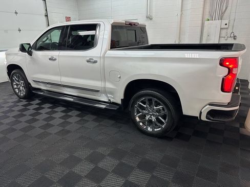 Used 2024 Chevrolet Silverado 1500 High Country w/ Technology Package AWD/4WD image 6