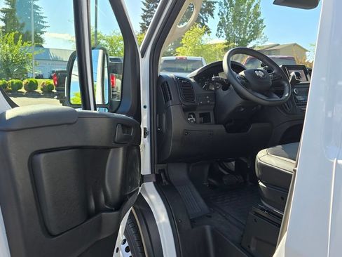 Used 2025 RAM ProMaster 2500 w/ Convenience Group FWD image 61