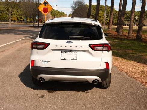 Used 2025 Ford Escape Active image 4