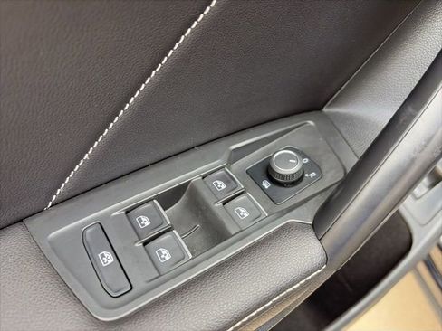 Used 2024 Volkswagen Tiguan SE FWD image 13