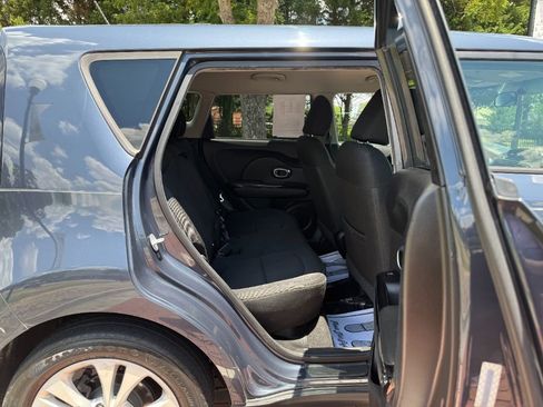 Used 2014 Kia Soul + image 14