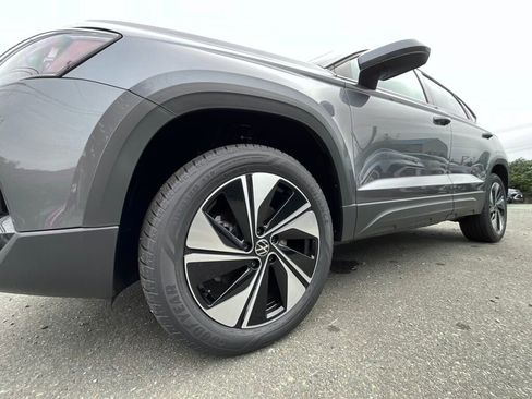 New 2025 Volkswagen Taos SE image 10
