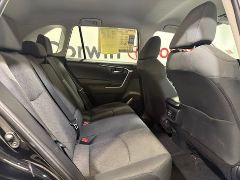 Used 2021 Toyota RAV4 XLE AWD/4WD image 13