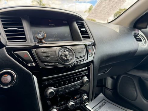 Used 2020 Nissan Pathfinder S image 15