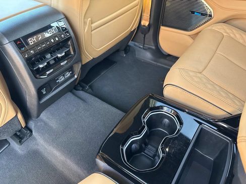 Used 2023 Jeep Grand Cherokee L Summit AWD/4WD image 16