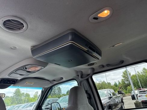 Used 2004 Ford Excursion XLT AWD/4WD image 17