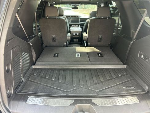 Used 2022 GMC Yukon Denali w/ Denali Premium Package AWD/4WD image 25