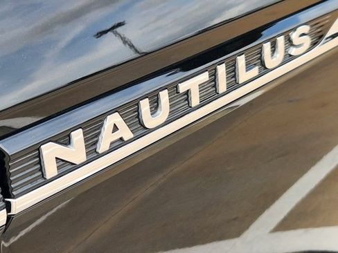 Used 2022 Lincoln Nautilus Reserve w/ Equipment Group 201A FWD image 11