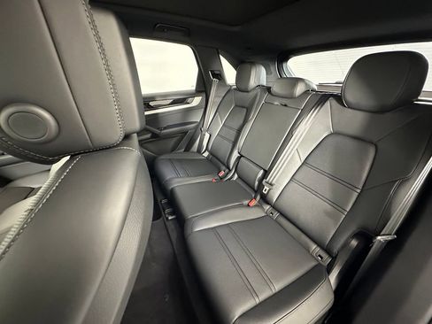 Certified 2026 Porsche Cayenne E-Hybrid AWD/4WD image 40