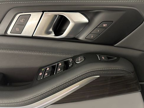 Used 2026 BMW X5 sDrive40i w/ Premium Package image 13