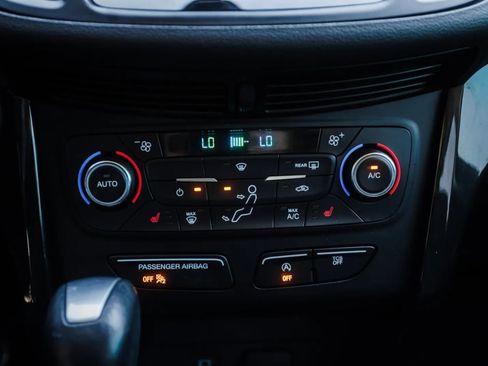 Used 2017 Ford Escape Titanium image 22