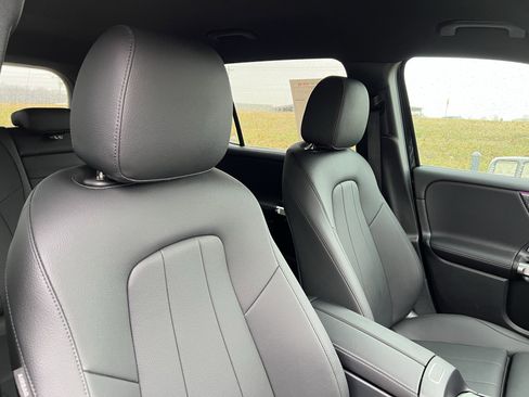 Certified 2025 Mercedes-Benz GLB 250 4MATIC image 35