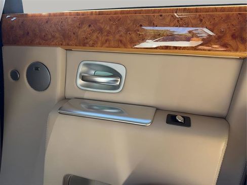 Used 2006 Rolls-Royce Phantom Sedan RWD image 85