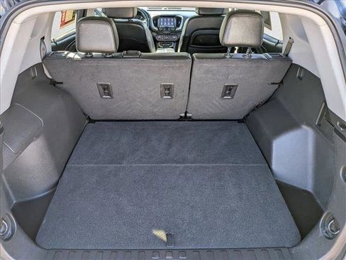 Used 2024 GMC Terrain SLT image 18