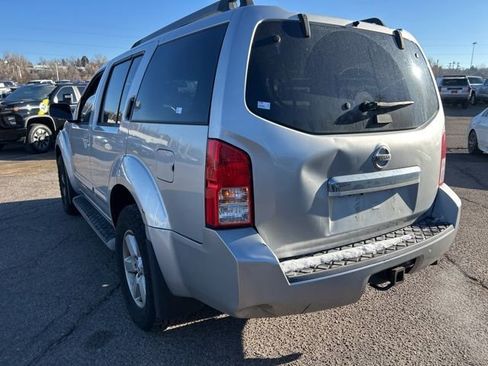 Used 2011 Nissan Pathfinder SV image 3