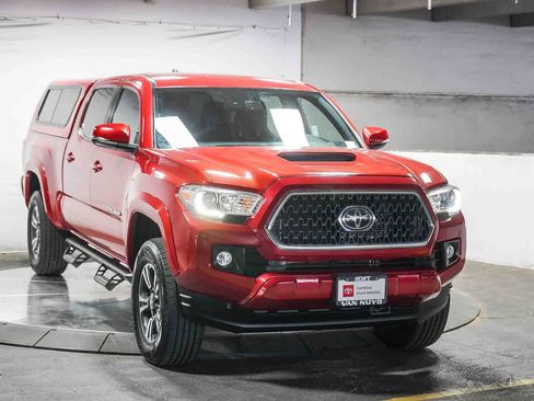 Certified 2019 Toyota Tacoma TRD Sport w/ Technology Package AWD/4WD image 3