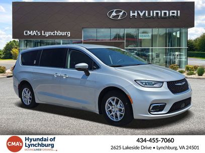Used 2023 Chrysler Pacifica Touring-L