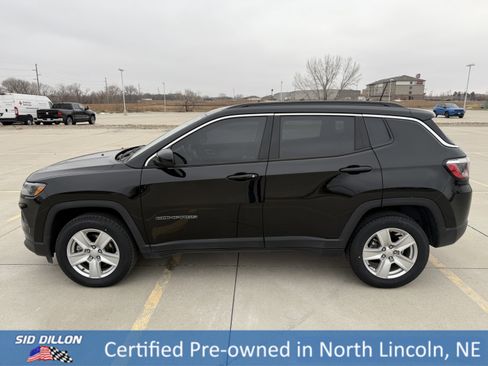 Used 2022 Jeep Compass Latitude w/ Convenience Group image 2