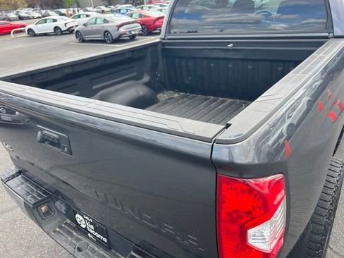 Used 2015 Toyota Tundra SR5 w/ SR5 Upgrade Package image 8