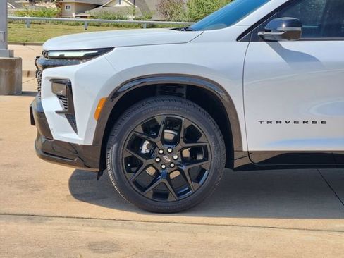 New 2026 Chevrolet Traverse RS image 8