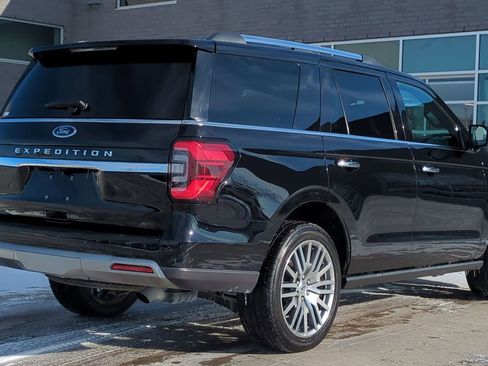 Used 2023 Ford Expedition Limited image 7