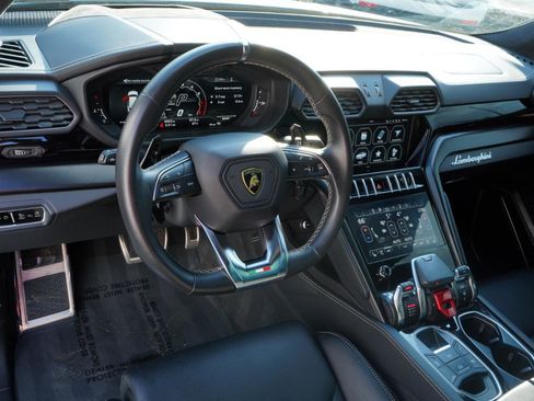 Used 2022 Lamborghini Urus AWD/4WD image 23