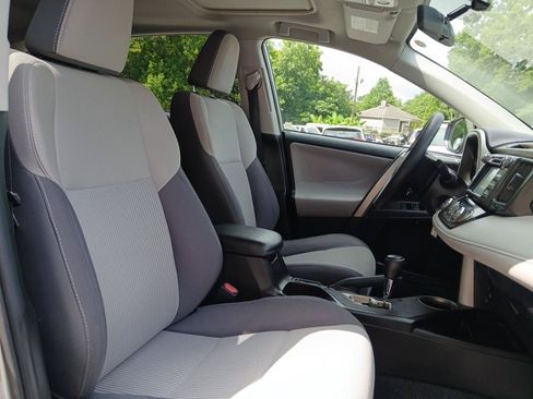 Used 2014 Toyota RAV4 XLE FWD image 16