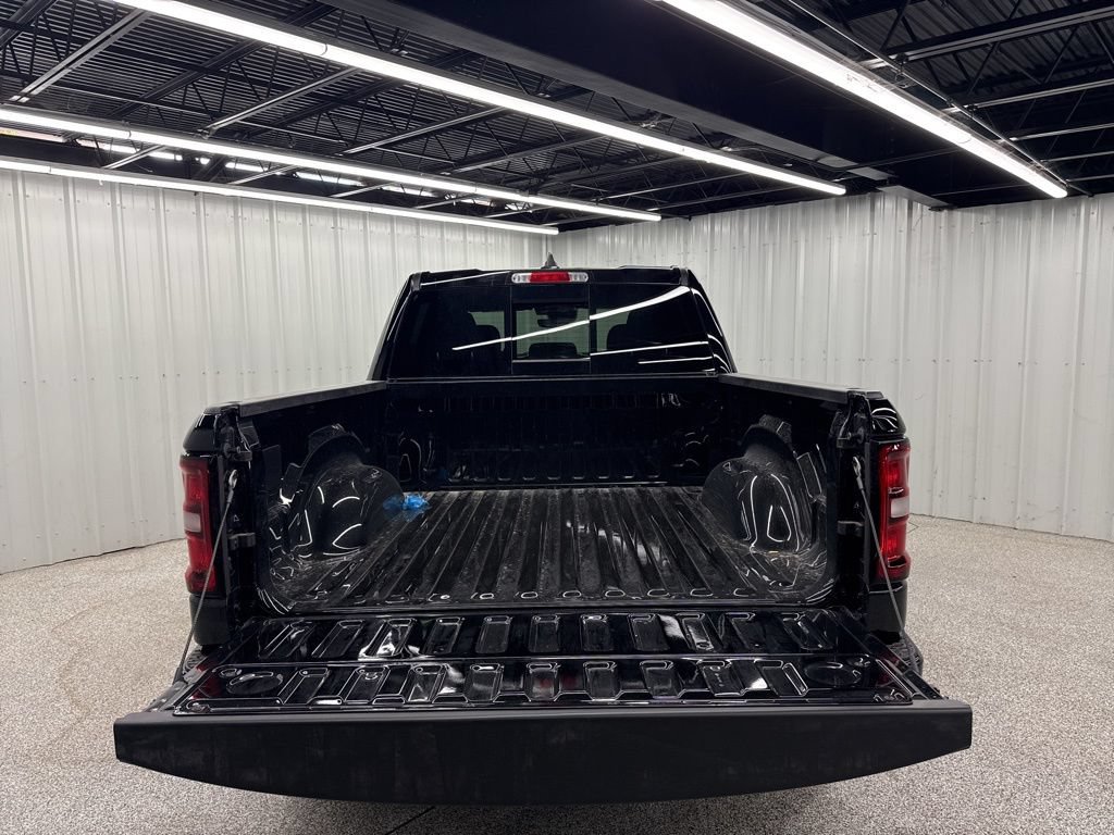 New 2026 RAM 1500 Big Horn AWD/4WD image 9