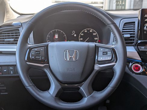 Used 2025 Honda Odyssey Touring image 13