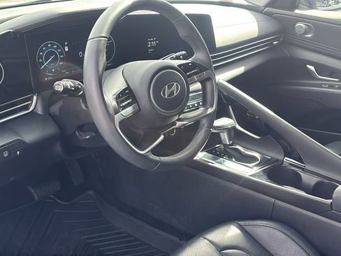 Used 2025 Hyundai Elantra Limited FWD image 27