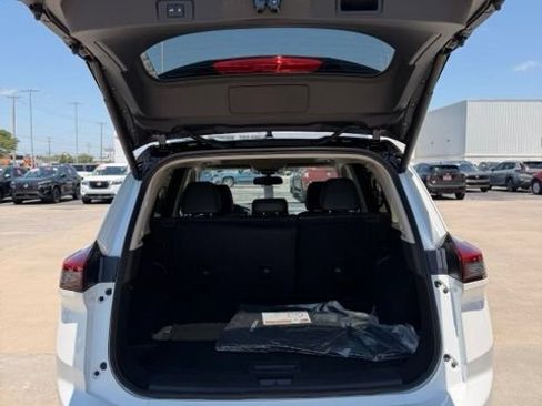 New 2026 Nissan Rogue Platinum w/ Platinum Premium Package AWD/4WD image 17