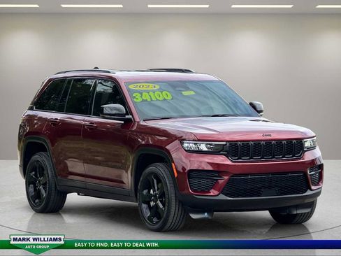 Used 2023 Jeep Grand Cherokee Altitude AWD/4WD image 1