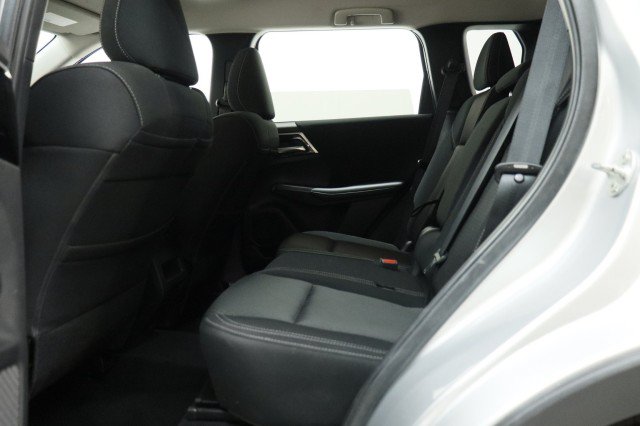 Used 2023 Mitsubishi Outlander ES FWD image 28