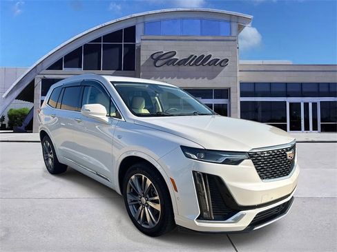 Used 2023 Cadillac XT6 Premium Luxury w/ Technology Package image 3