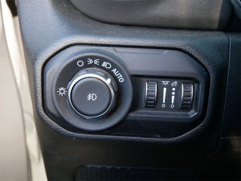 Used 2021 Jeep Wrangler Unlimited Sahara w/ Uconnect 4C Nav & Sound Group image 28