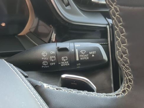 Certified 2023 Jeep Grand Cherokee Overland w/ Luxury Tech Group IV AWD/4WD image 25