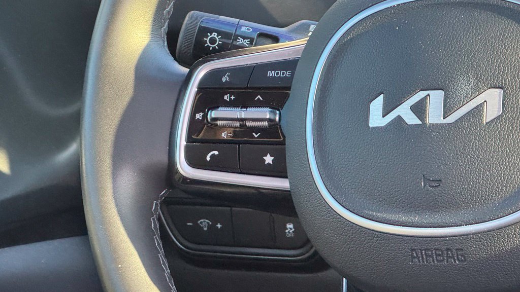 Used 2025 Kia Carnival SX Prestige FWD image 18