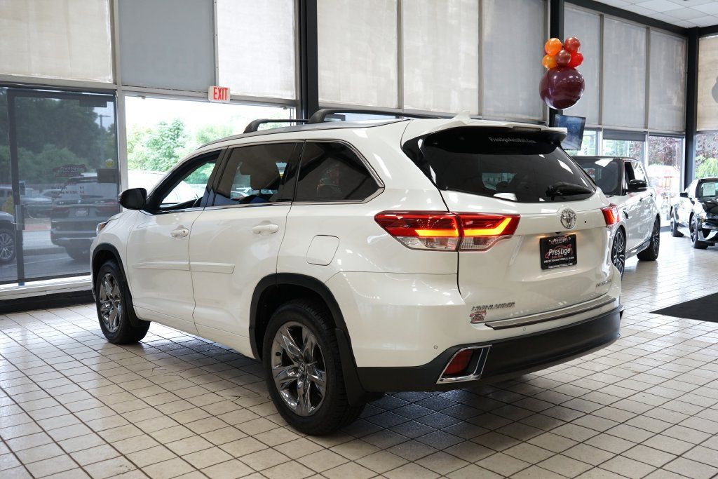 Used 2018 Toyota Highlander Limited Platinum AWD/4WD image 4
