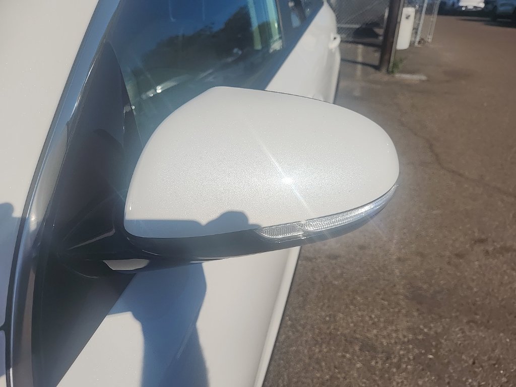 Used 2019 Kia Niro EX Premium FWD image 6