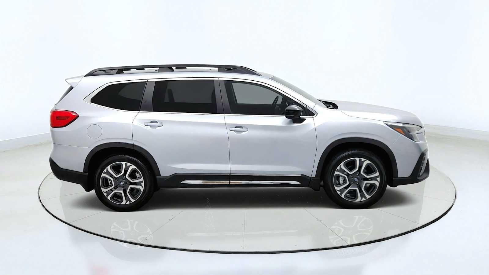 Certified 2025 Subaru Ascent Limited AWD/4WD image 10