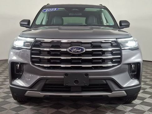 Used 2025 Ford Explorer Active w/ Active Comfort Package AWD/4WD image 5