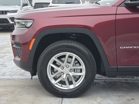 New 2026 Jeep Grand Cherokee Laredo RWD image 5