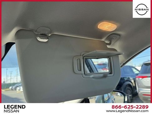 Used 2022 Nissan Rogue SV image 32