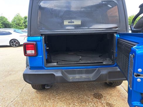 Used 2021 Jeep Wrangler Unlimited Sport AWD/4WD image 22