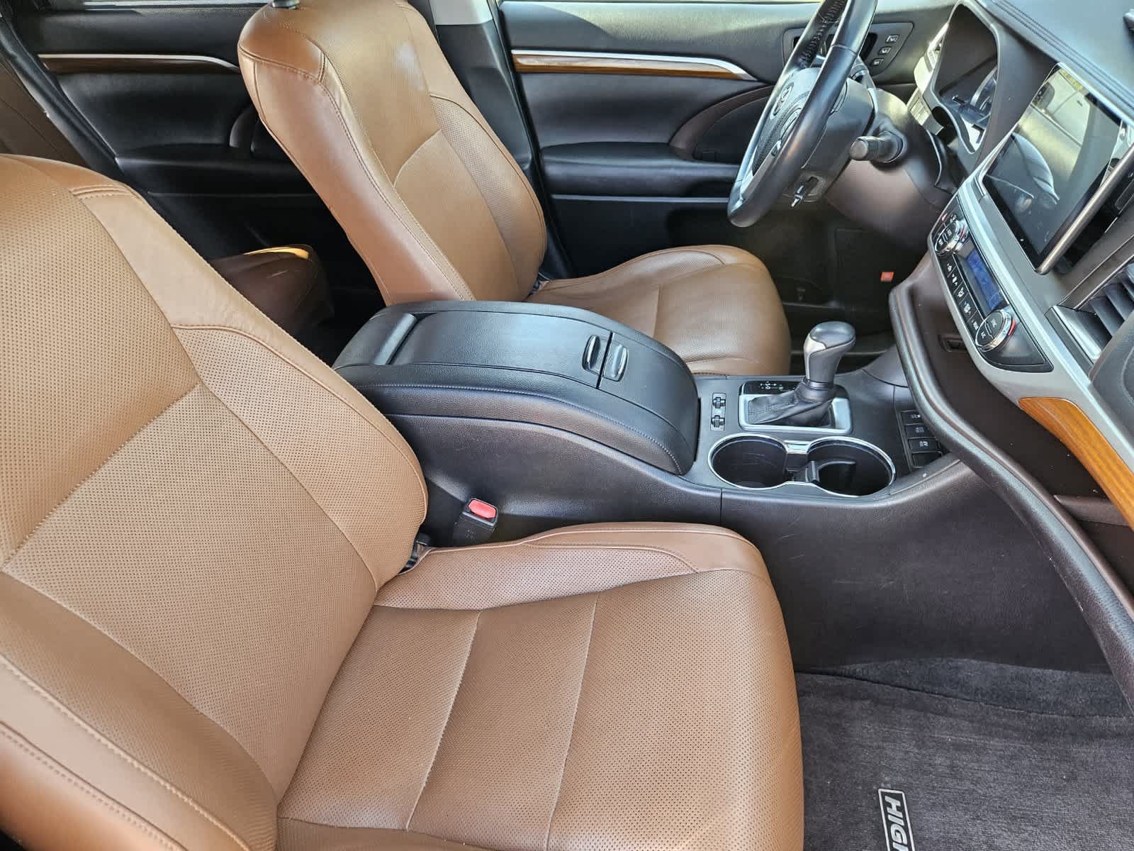 Used 2019 Toyota Highlander Limited Platinum w/ Carpet Mat Package (TMS) AWD/4WD image 11