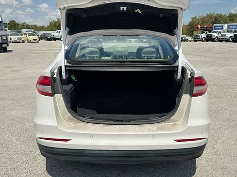 Used 2019 Ford Fusion SEL FWD image 23
