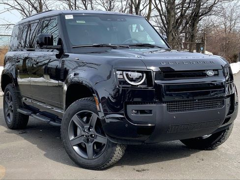 New 2026 Land Rover Defender 110 X-Dynamic SE image 2