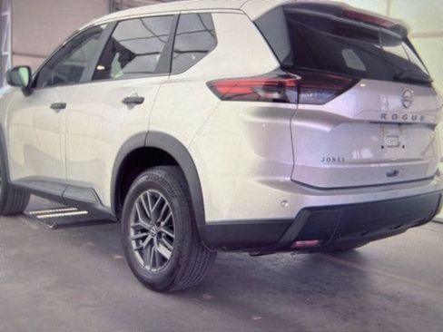 Certified 2024 Nissan Rogue S image 8