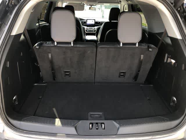 Used 2024 Ford Explorer XLT w/ Equipment Group 202A AWD/4WD image 28
