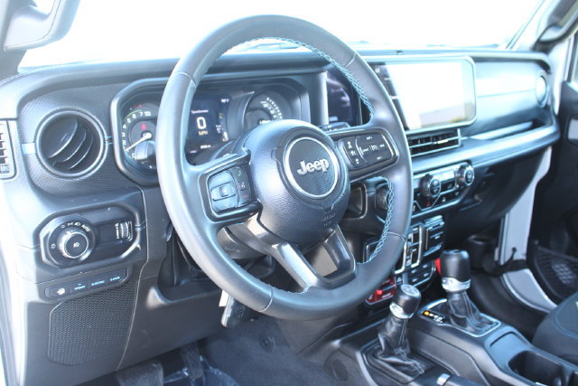 Used 2024 Jeep Wrangler Unlimited Rubicon 4xe AWD/4WD image 16